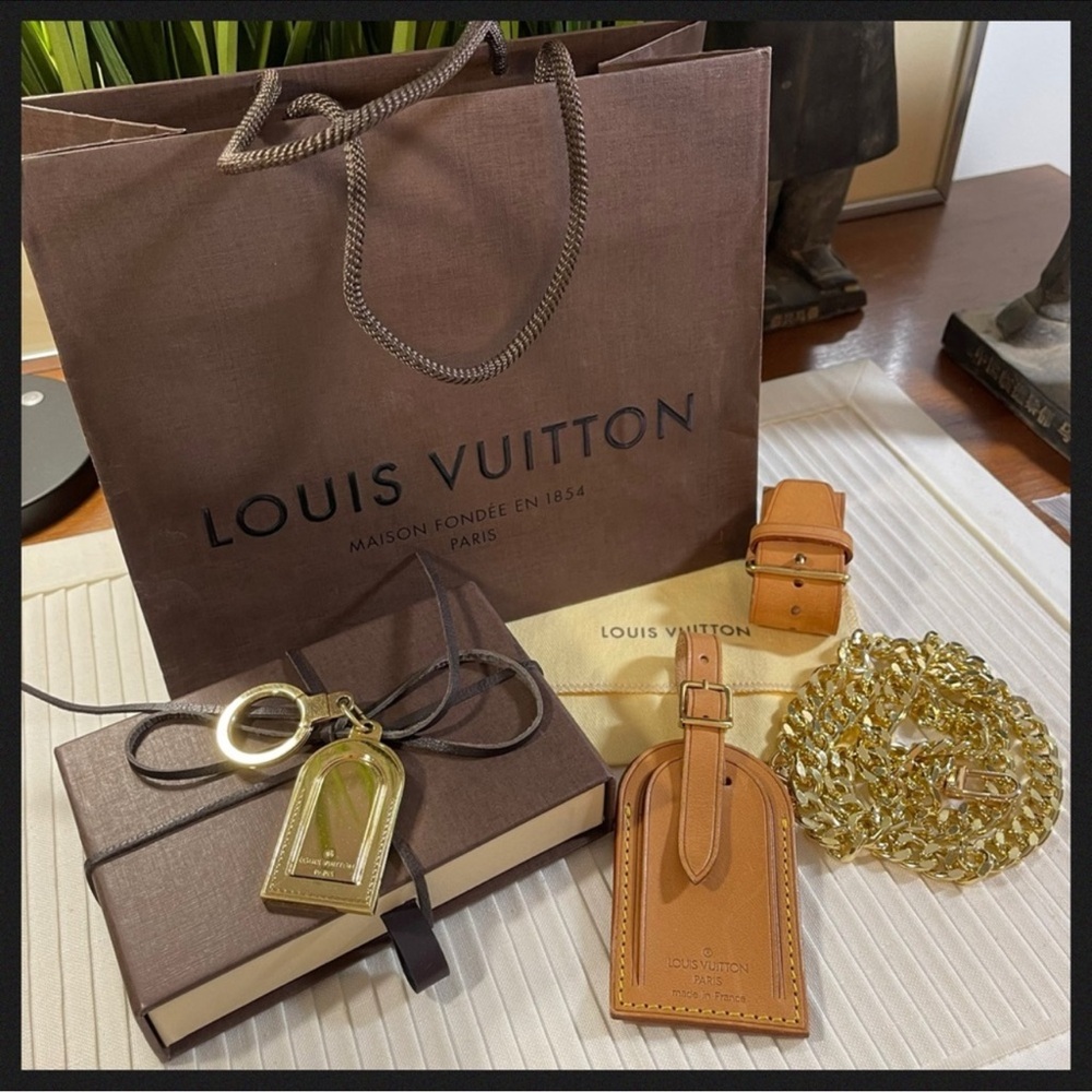 Louis Vuitton Porte-Clés Gold Luggage Tag/Bag Charm or Locket